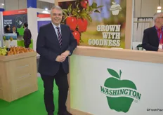 George Smith promoting Washington Apple Commission
